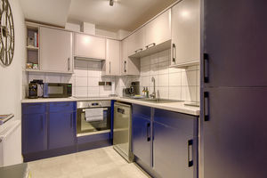 Kitchen- click for photo gallery